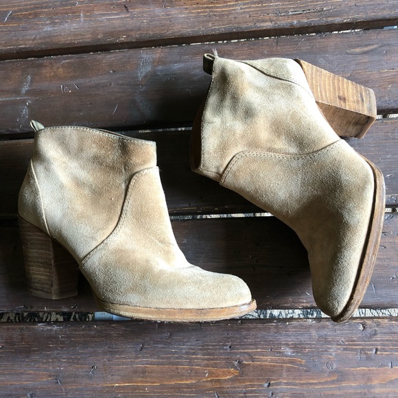 KORS Michael Kors Shoes - Michael Kors size 6 suede ankle booties with heel
